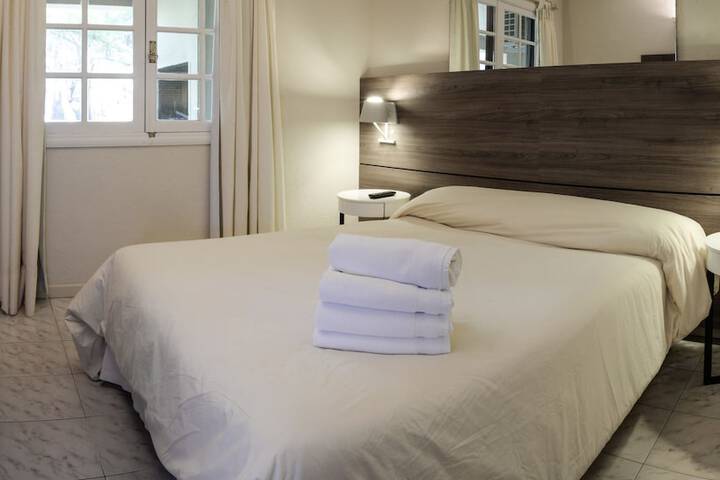 Room 3 of 141