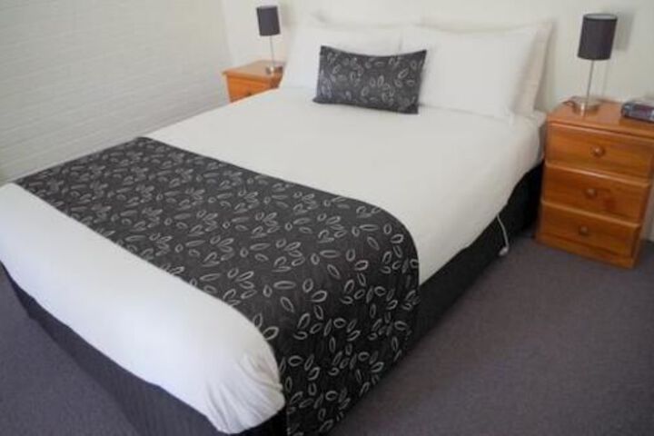 Room 3 of 20