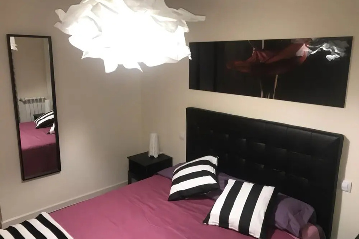 Room 4 of 10