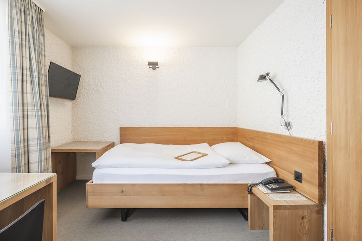 Room 7 of 39