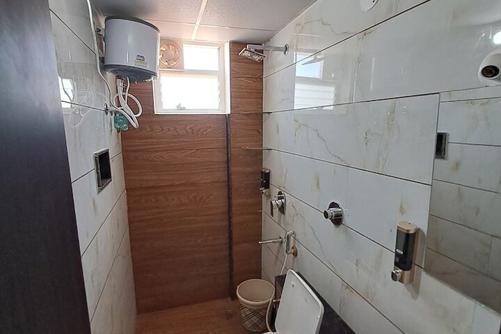 Room 13 of 17