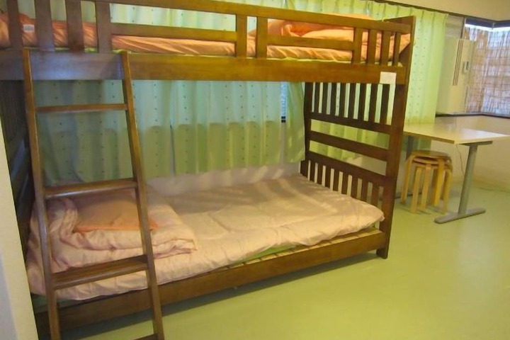 Room 5 of 20
