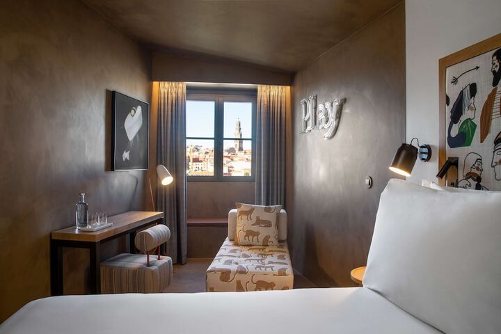 Room 51 of 89