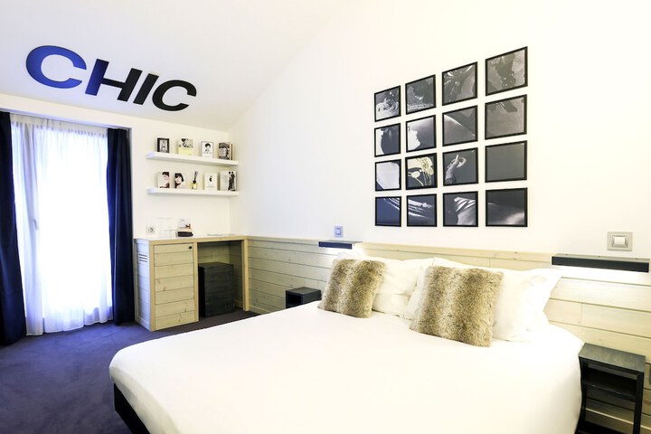 Room 8 of 34