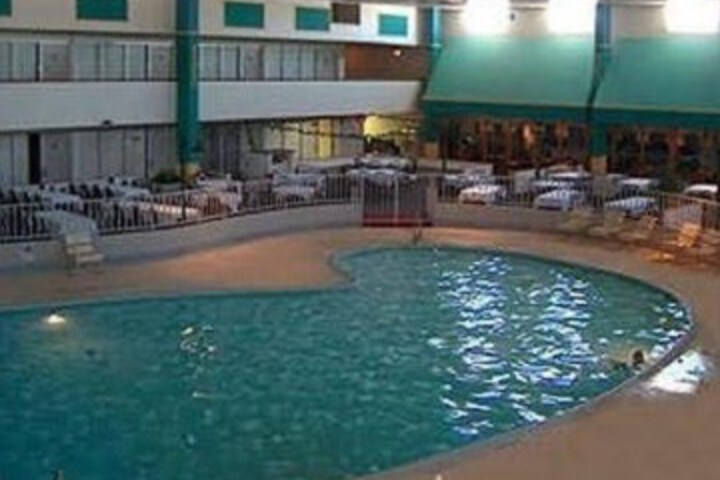 Parkside Hotel & Convention Center