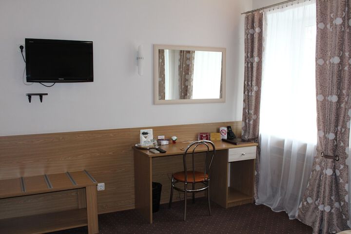 Room 12 of 66