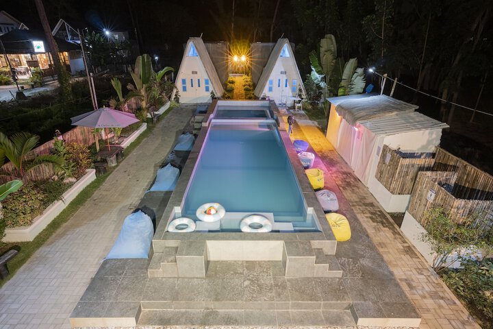 Pool 32 of 37