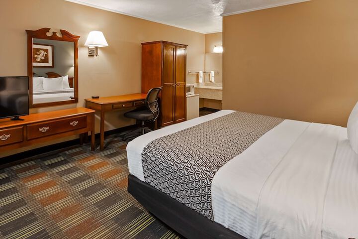 Room 5 of 22