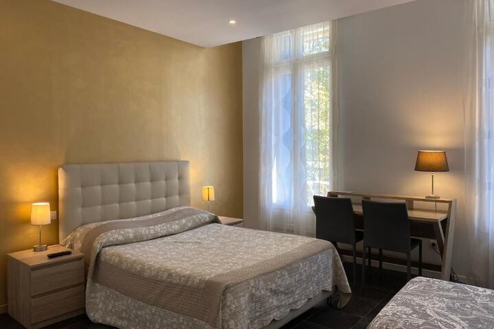 Room 11 of 28