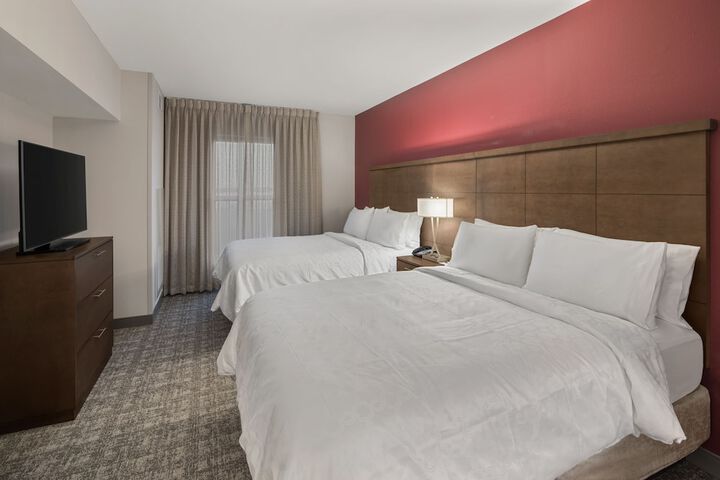 2 Bedroom Suite 1 King 2 Queen Accessible (4 of 22)