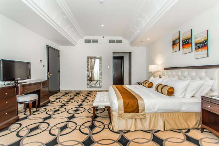Room 6 of 74