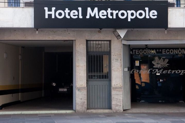 HOTEL METROPOLE