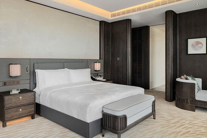 Room 12 of 51