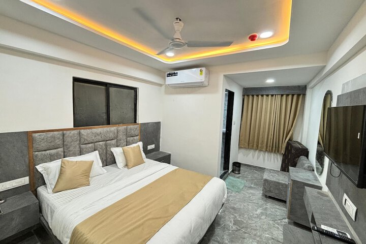 Room 14 of 26