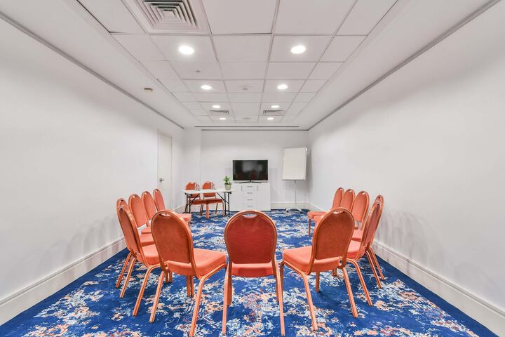 Business Center 236 of 263