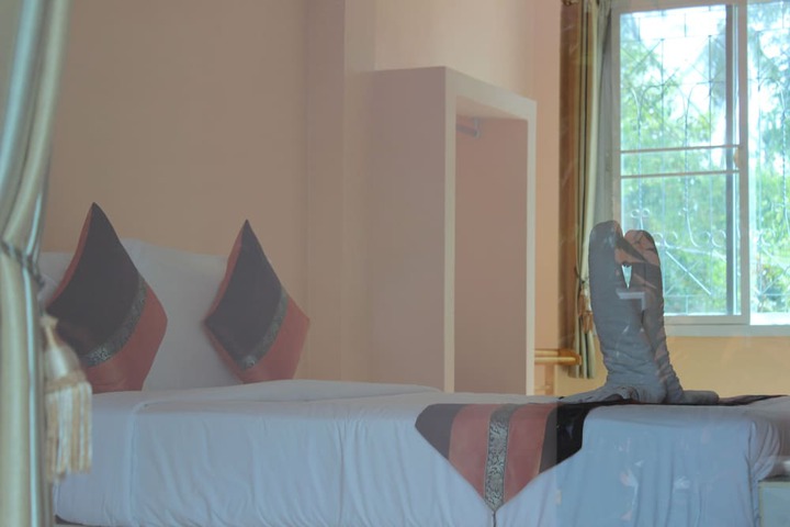 Room 6 of 60