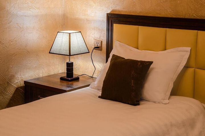 Room 4 of 22