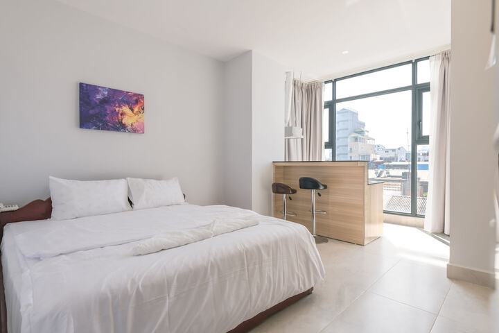 Room 53 of 148