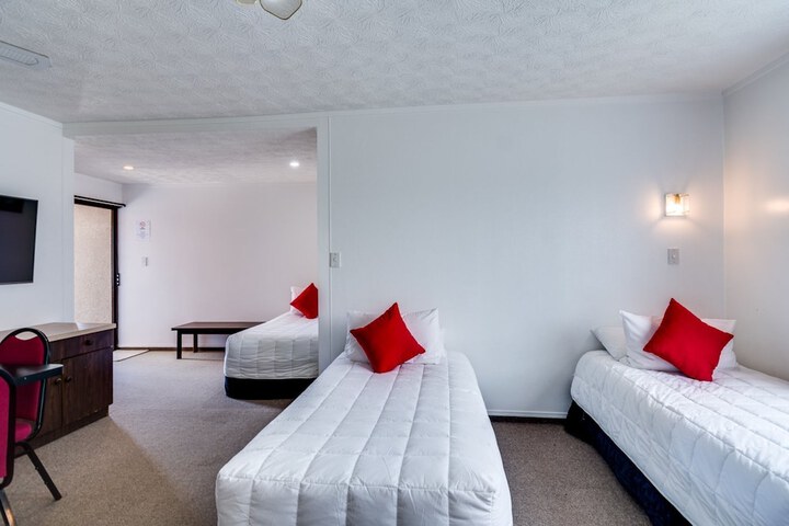 Room 19 of 48