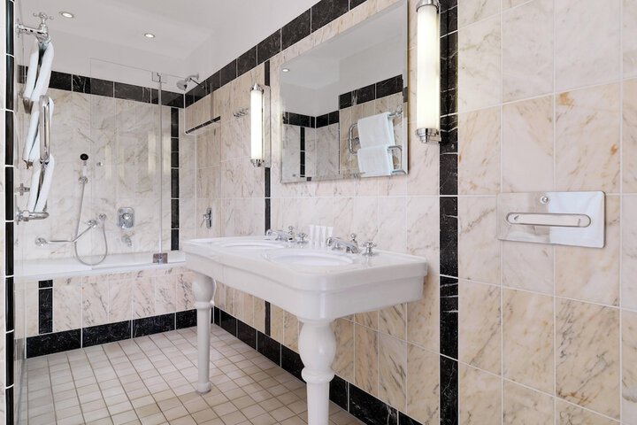 Clean Restrooms