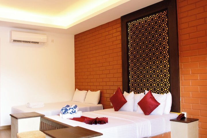 Room 6 of 15