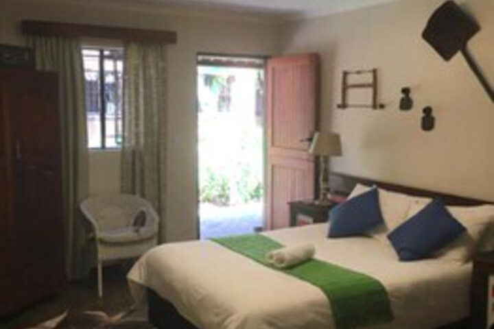 Room 8 of 33