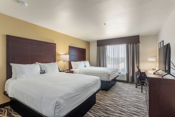 Quadruple Accessible Queen Size Bed (3 of 16)