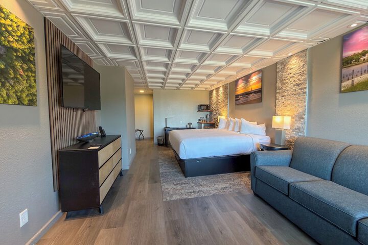 Room 5 of 42