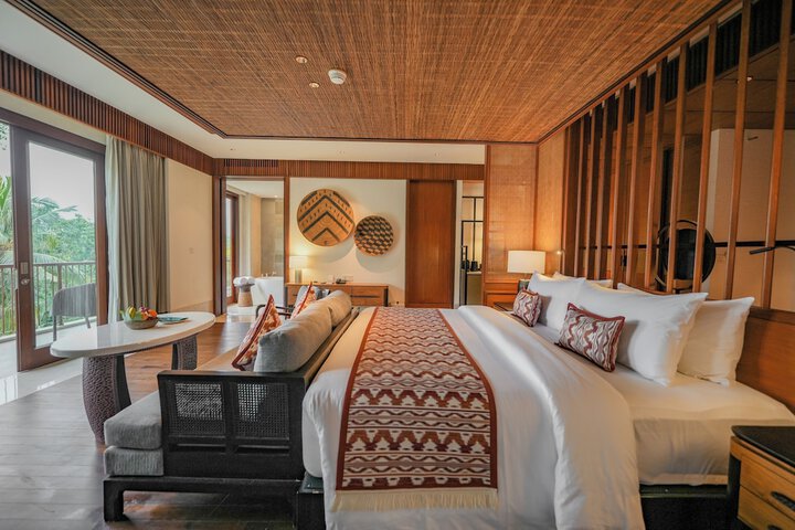 Room 16 of 80