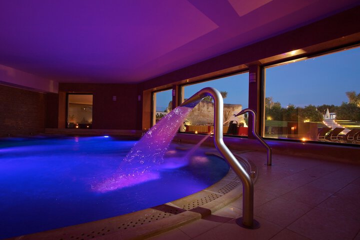Pool 40 of 136