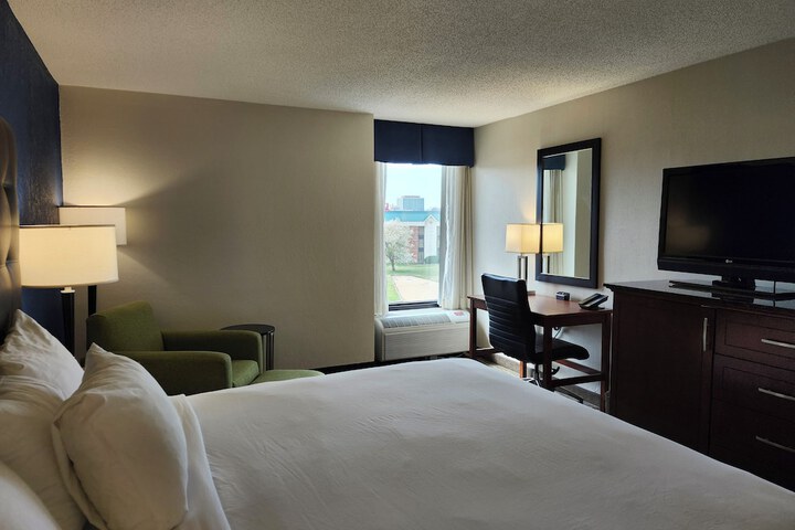 1 King Bed (18 of 33)