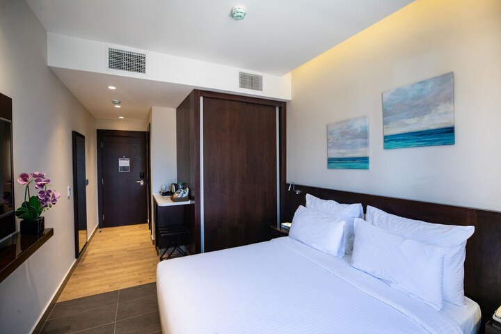 Room 7 of 45