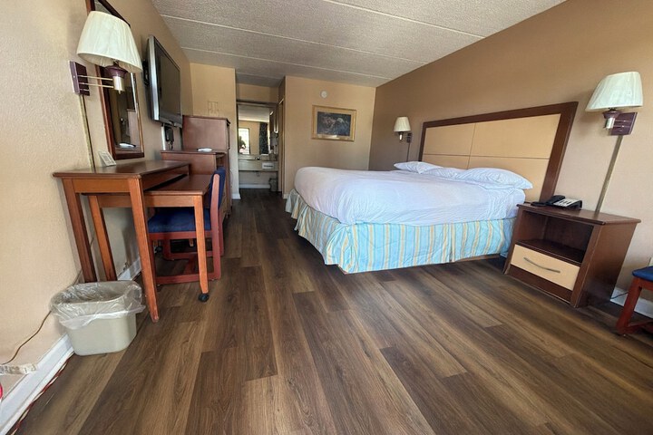 Room 19 of 38