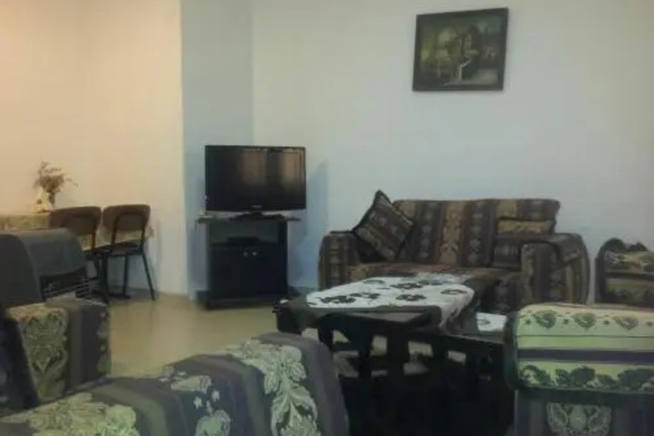 Crown Suites Hotel