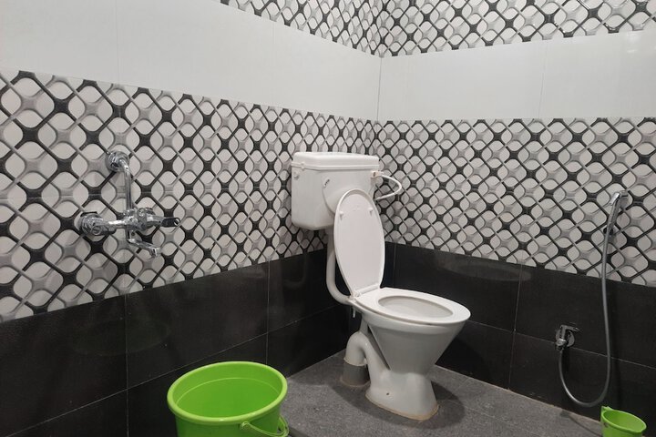 Room 6 of 7