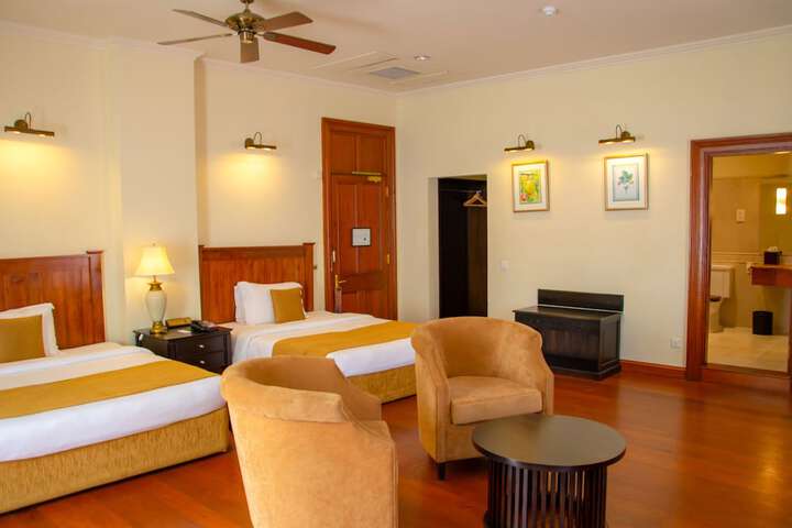 Room 34 of 163