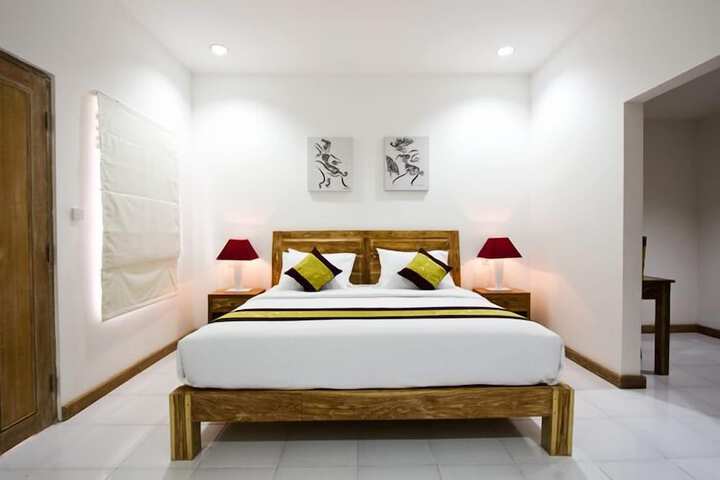 Room 6 of 14