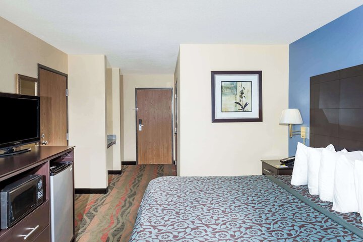 Room 16 of 27