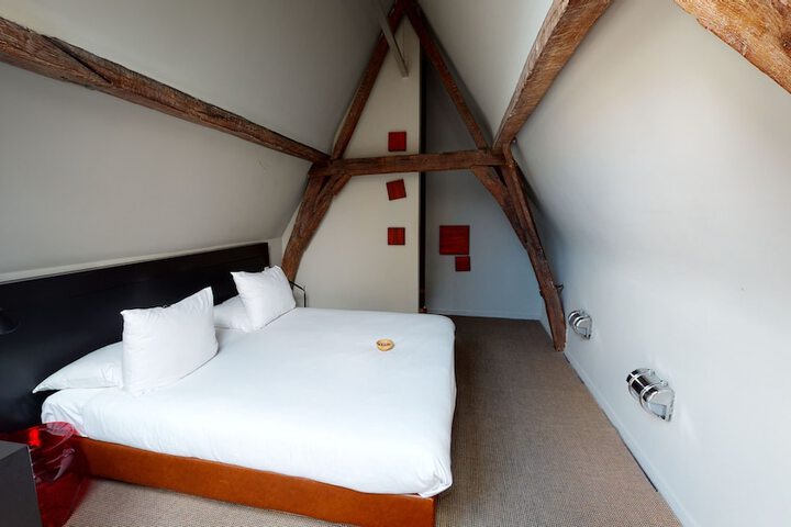 Room 41 of 61