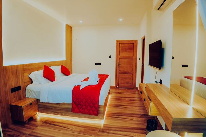 Room 13 of 19