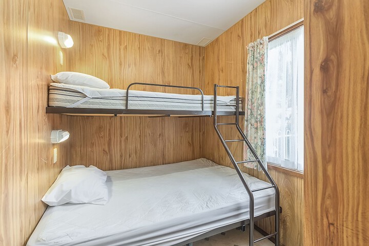Room 17 of 54