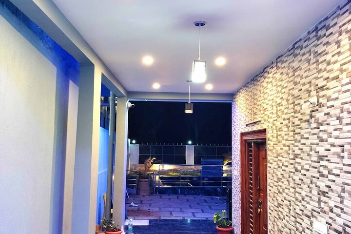 Room 3 of 18