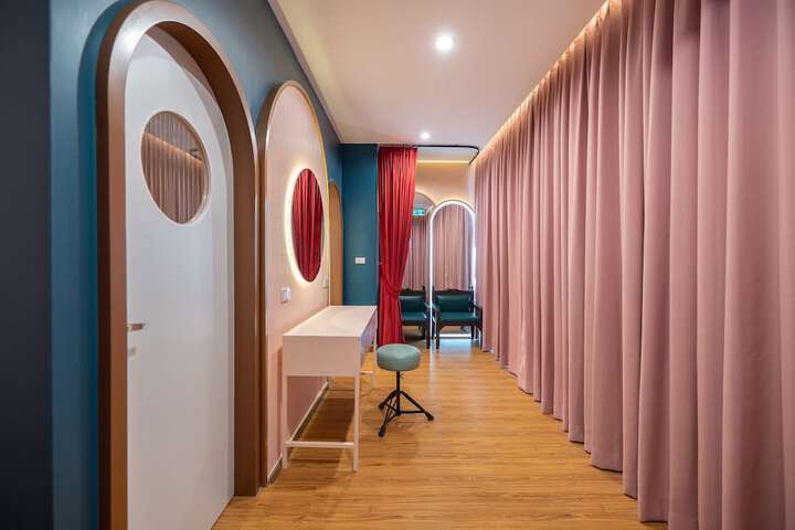 Ballroom/Hall 111 of 159