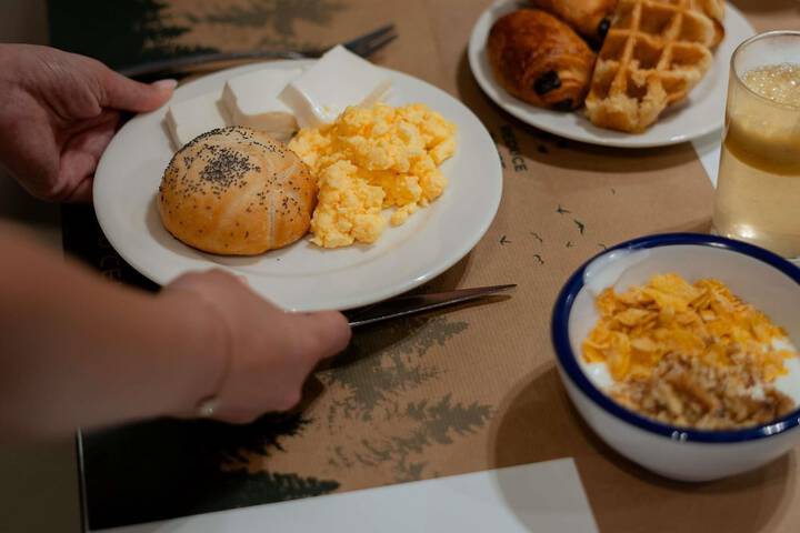 Breakfast/Coffee Service 105 of 206