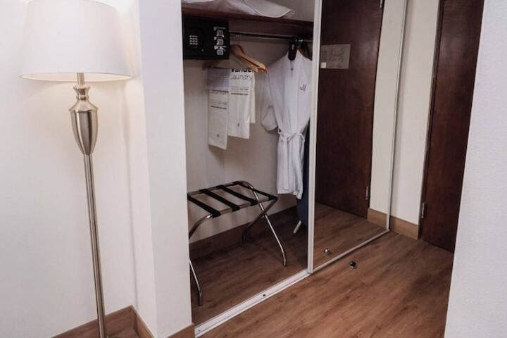 Room 22 of 156