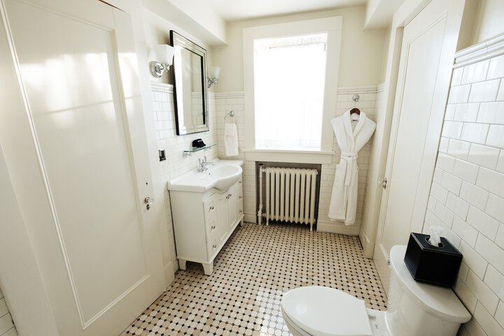 Room 36 of 62