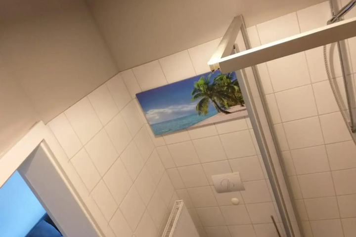 Room 7 of 14
