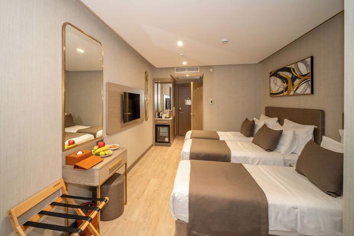 Room 81 of 170
