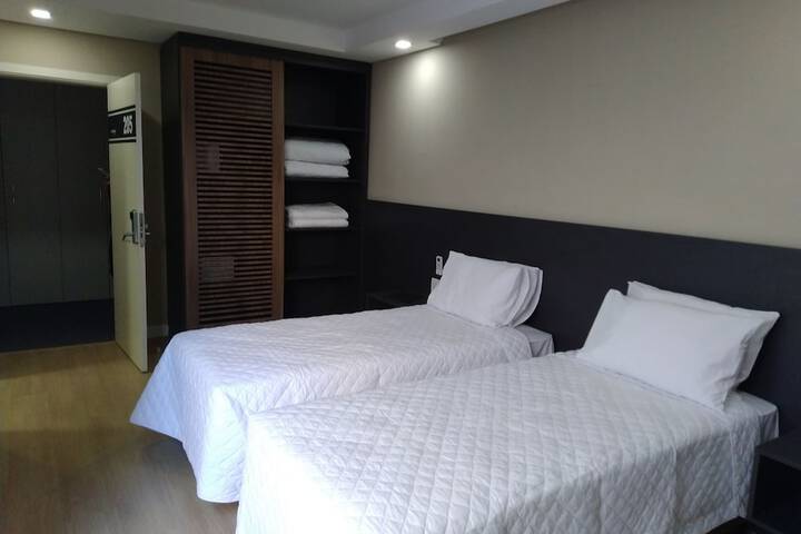 Room 11 of 51
