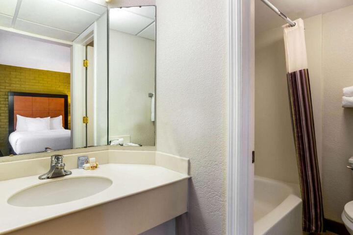 2 Double Beds Deluxe Room (15 of 15)
